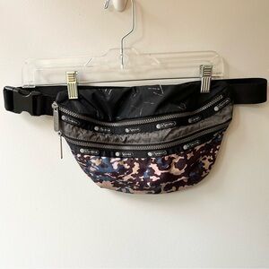 Lesportsac nylon fanny pack with adjustable waist or crossbody strap